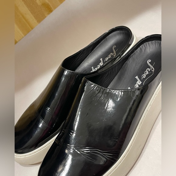 Free People Black Shiny Patent Leather Wynwood Slip On Slide Platform Mu… - Picture 6 of 10